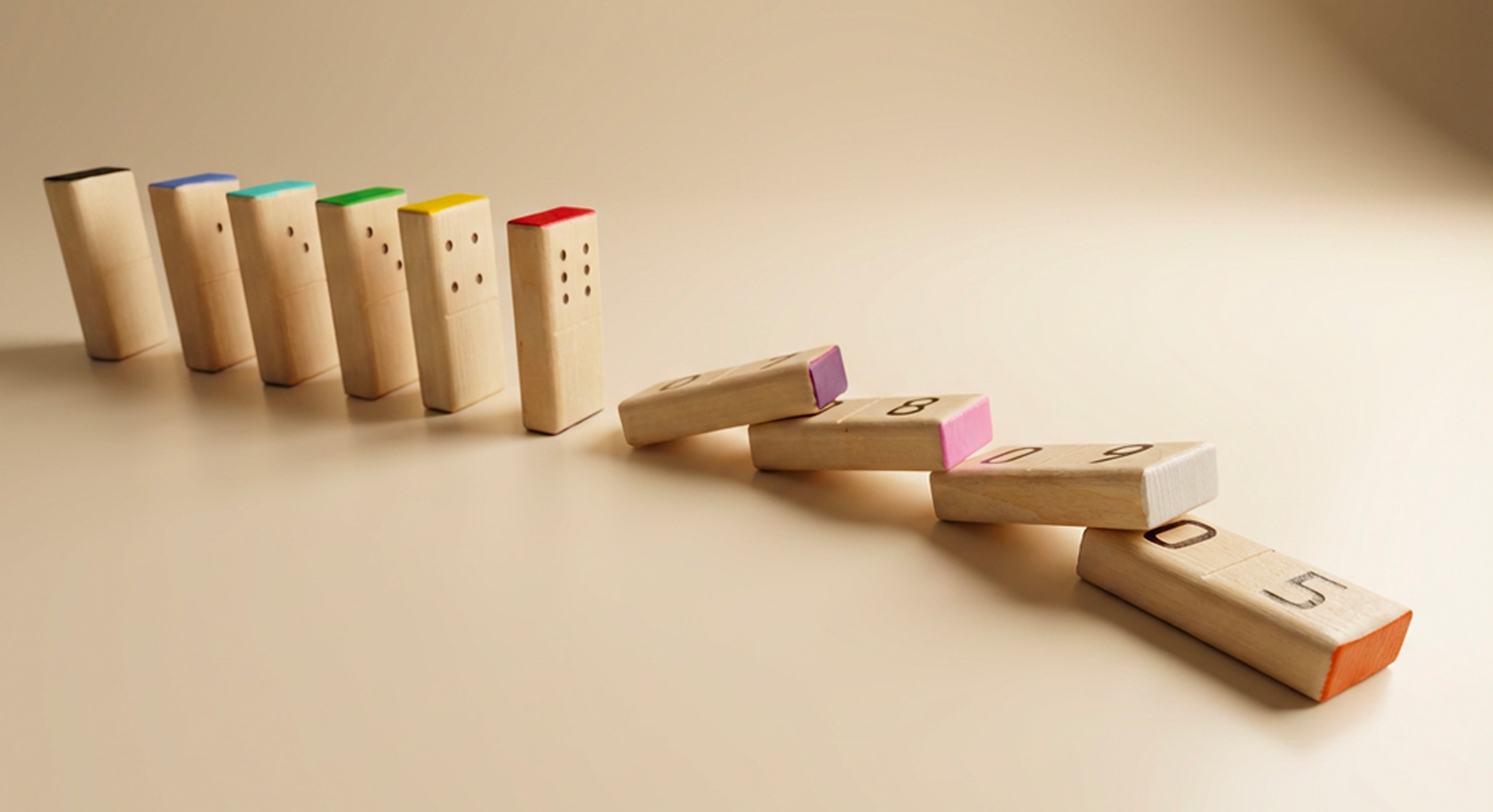 DeciBlocks als vallende domino track