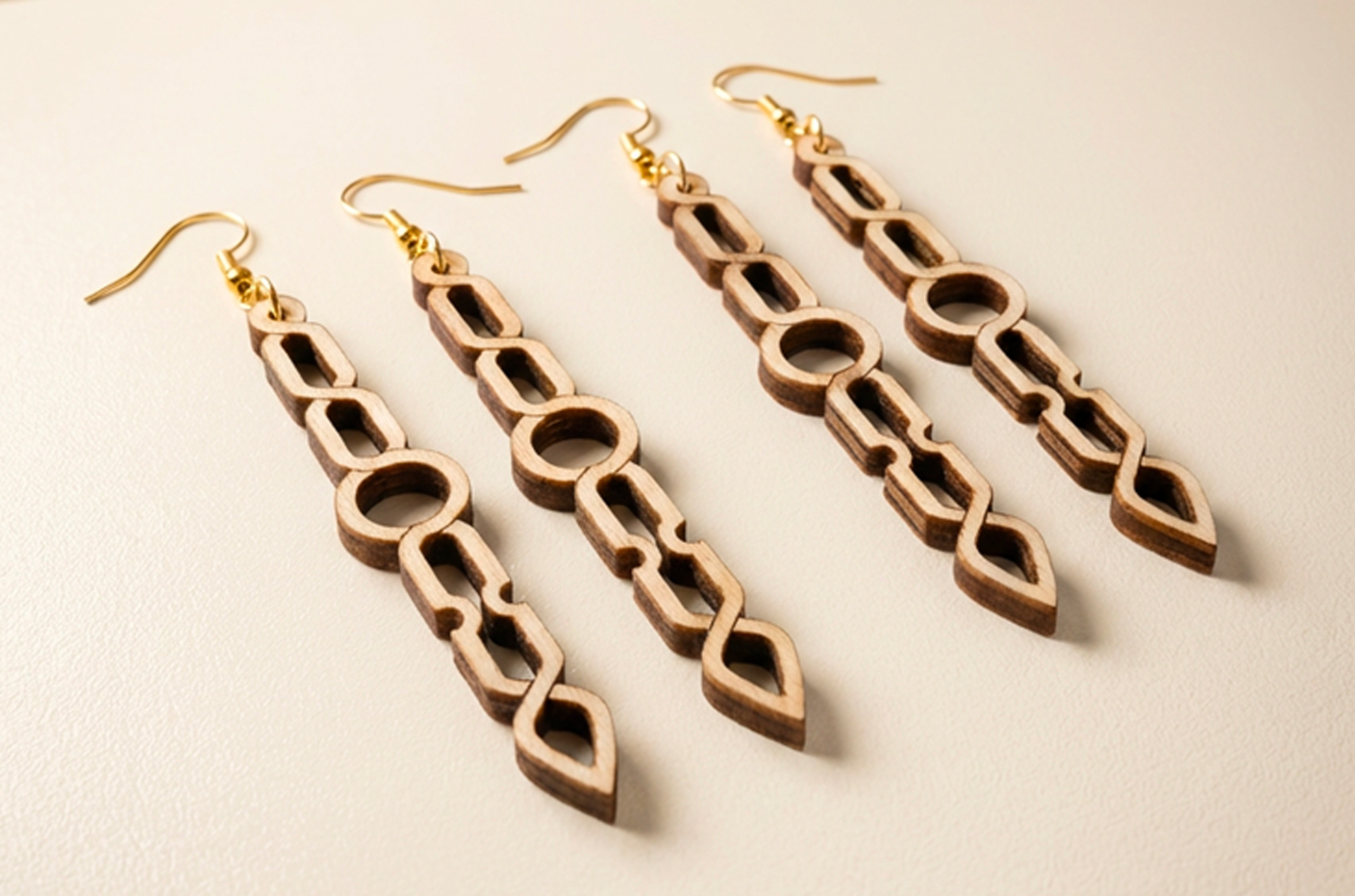 Wide Tembe jewelry composition