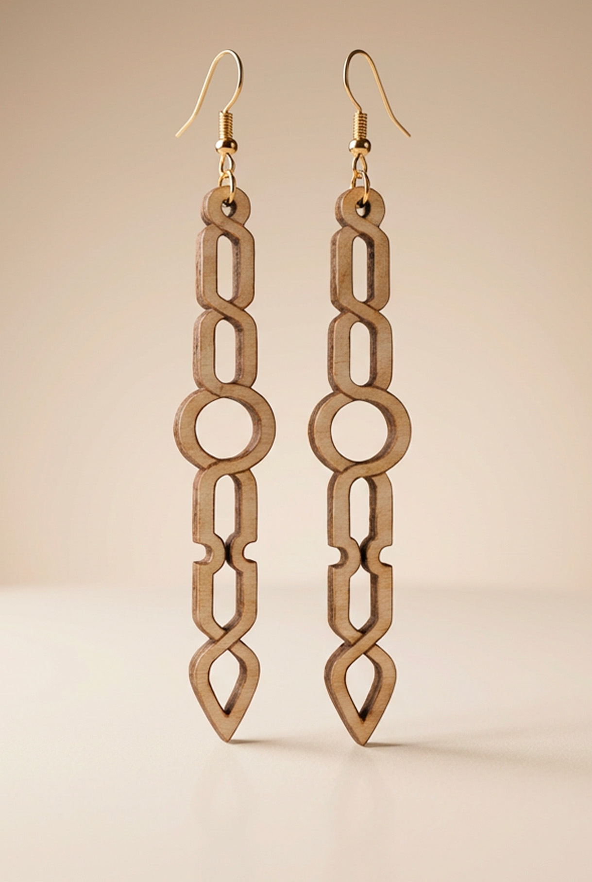 Vertical Tembe jewelry composition